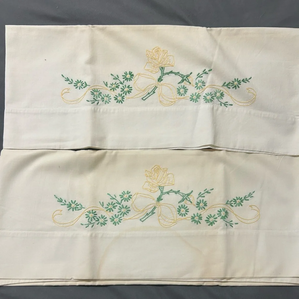 Vintage Handmade Embroidered Tulip‎ Pillowcases Cutters